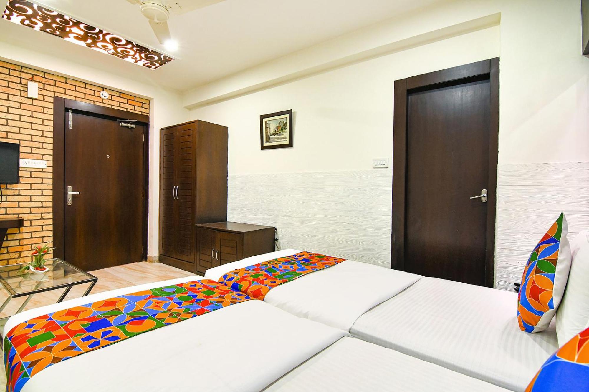 Fabhotel Prime Ivory Inn - Park Circus Колката Екстериор снимка