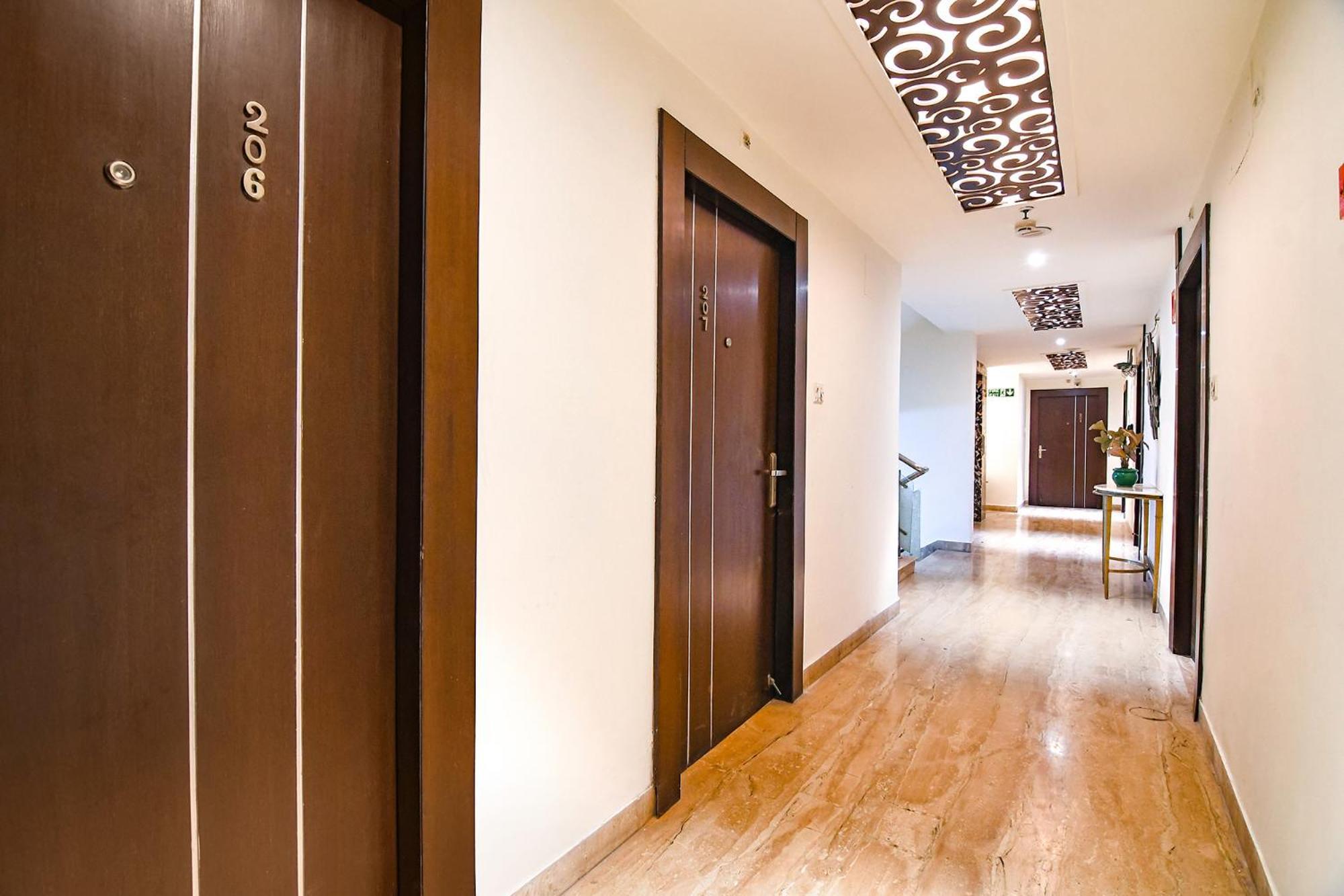 Fabhotel Prime Ivory Inn - Park Circus Колката Екстериор снимка