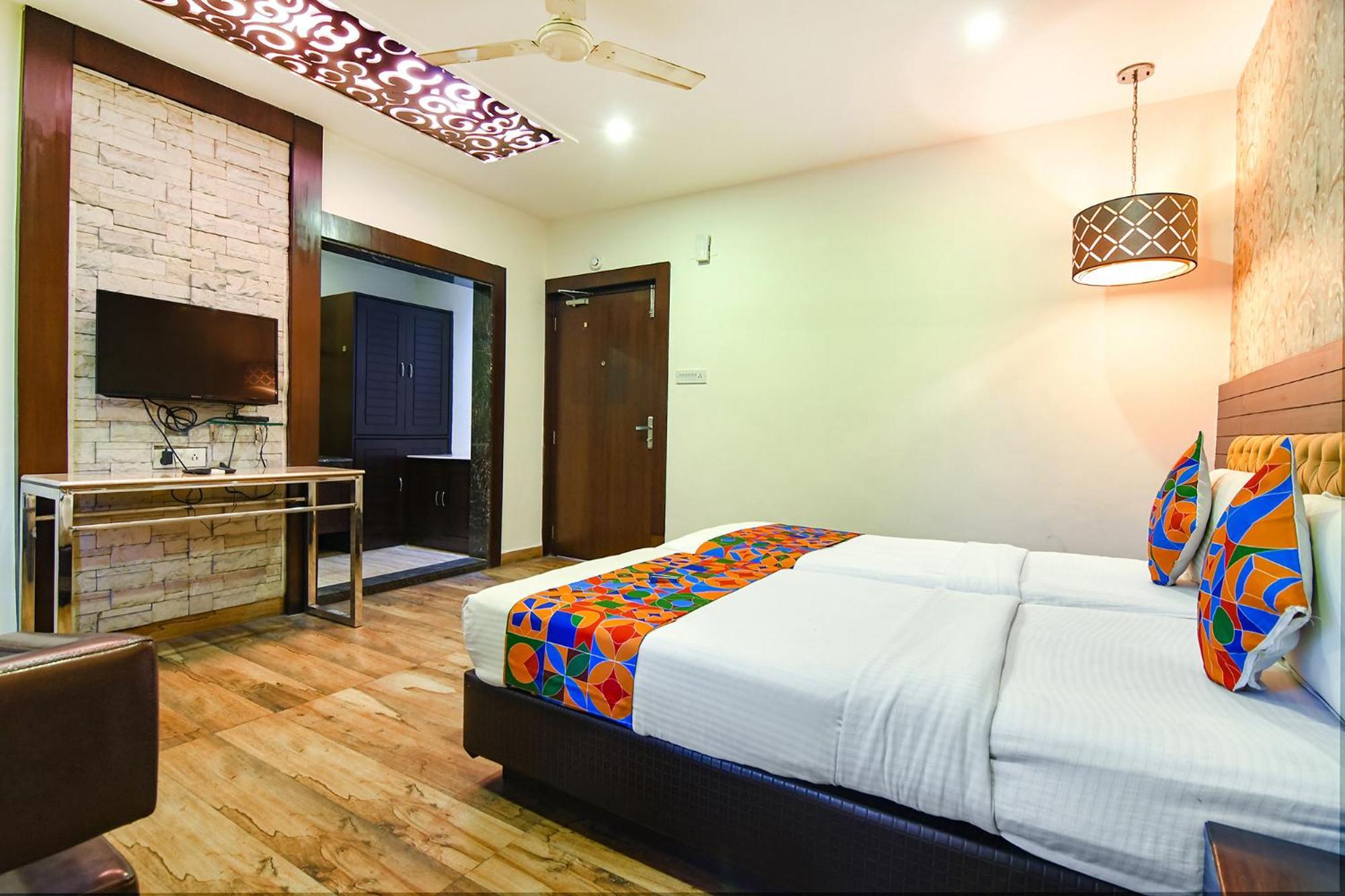 Fabhotel Prime Ivory Inn - Park Circus Колката Екстериор снимка