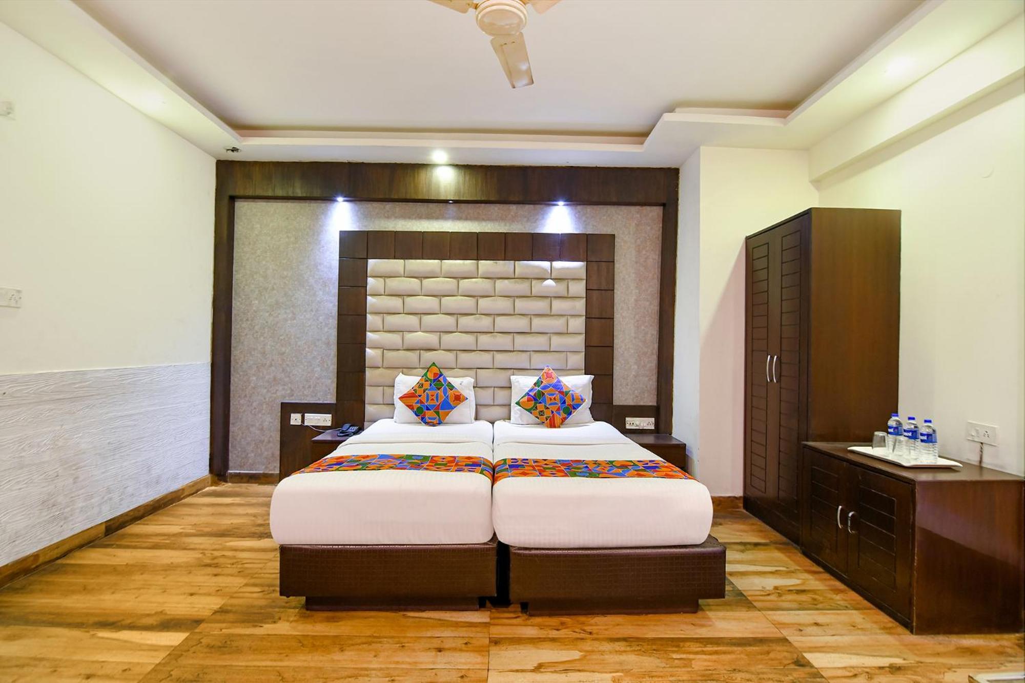 Fabhotel Prime Ivory Inn - Park Circus Колката Екстериор снимка