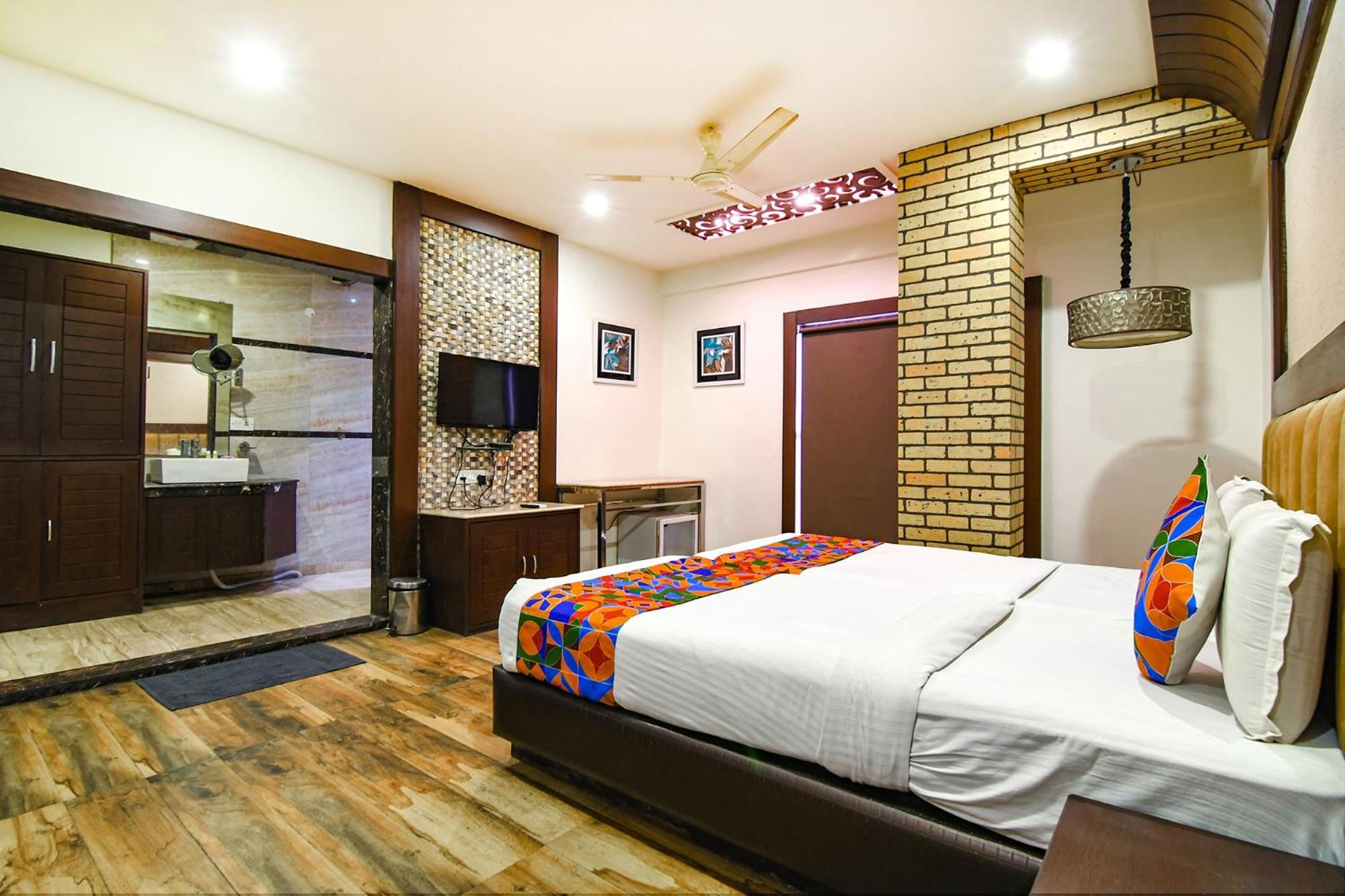 Fabhotel Prime Ivory Inn - Park Circus Колката Екстериор снимка